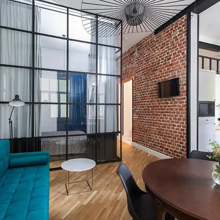 The Prestigious Street Of Warsaw, Tasteful In An Old Tenement House * ורשה